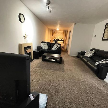 Princess 3 Bedroom House + Offstreet Parking +Wifi Leeds  Eksteriør billede